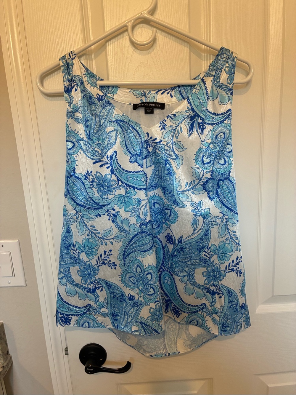Boston Proper Blue & White Paisley Silk Like Blend Camisole Size 12